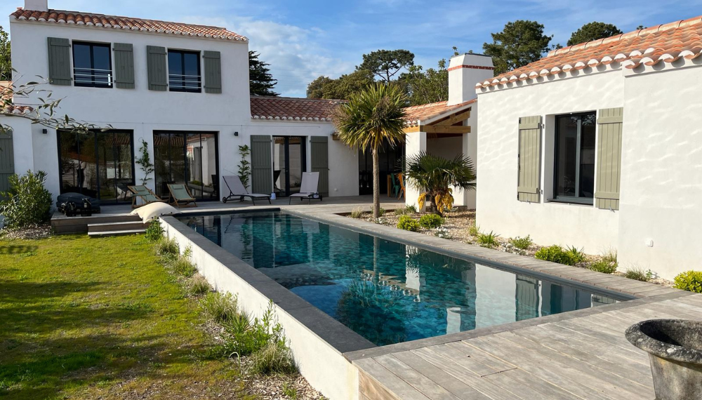 Image blog (1) Construire une piscine à Noirmoutier : les démarches