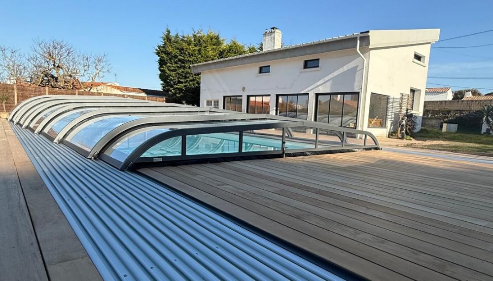Créer une terrasse en bois sur l’île de Noirmoutier : les étapes clés pour un projet réussi
